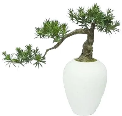 Künstlicher Bonsai für das Museum